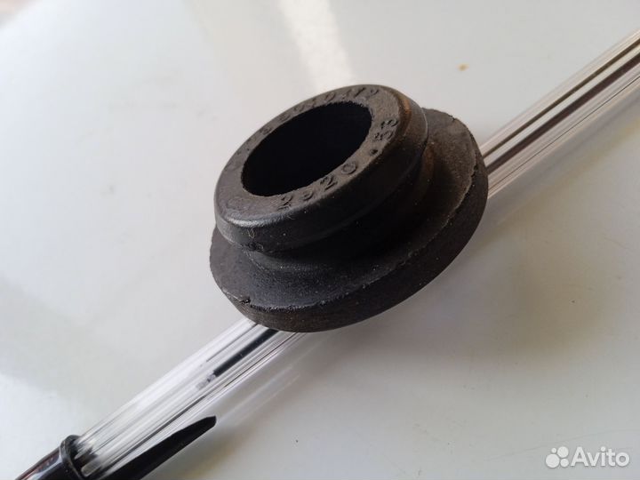 Резиновая опора от Mercedes W123, W124, W201