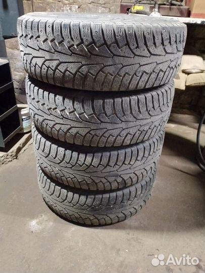 Диски штампованные c резиной r16 на Nissan x-trail