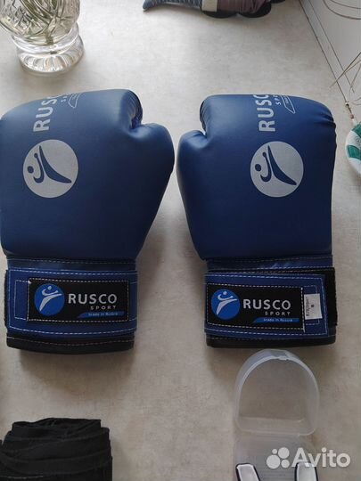 Боксерские перчатки и шлем детские