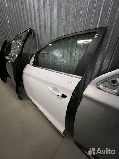 Передняя левая дверь Хендай Туксан 3