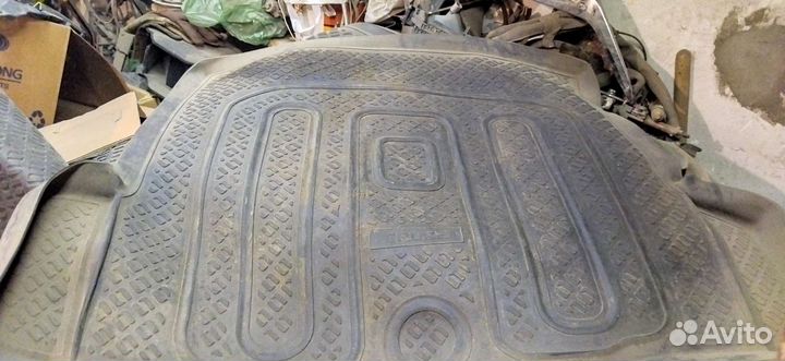 Ковёр багажника (резина) Chevrolet Cruz седан