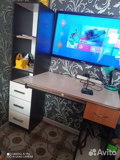 Прихожая,компьютерный стол,стол книжка