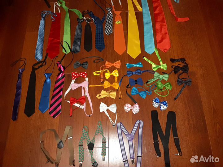 Бабочка, галстук, подтяжки, шарф