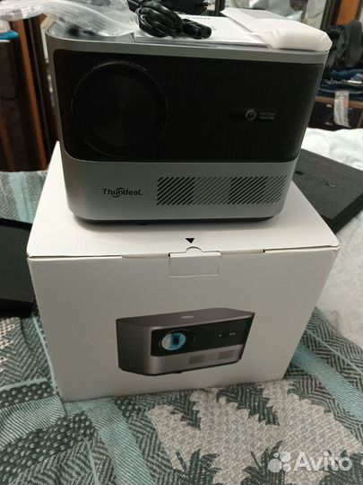 Проектор 1080p.Thundeal TDA6W Android новый