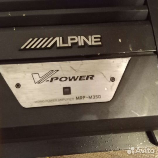 Сабвуфер и усилитель в автомобиль