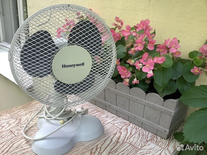 Вентилятор Honeywell настольный