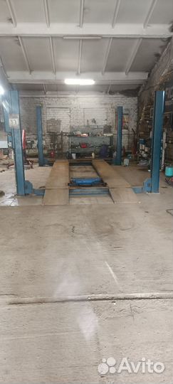 Подъемник автомобильный 4 стоечный