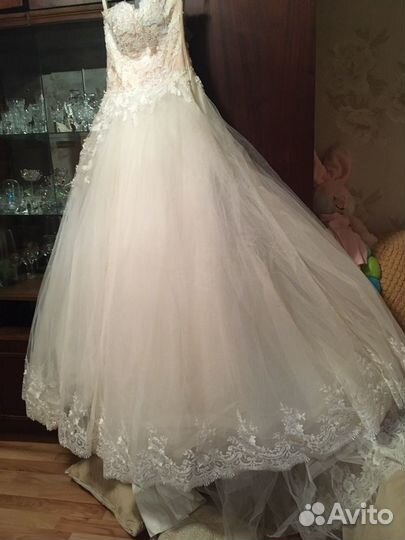 Платье свадебное
