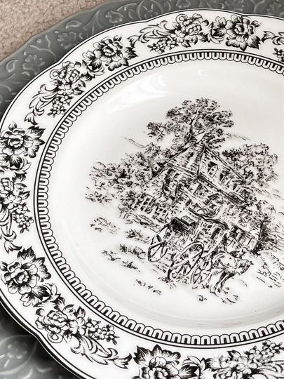 Тарелка керамическая белая 22,5 см