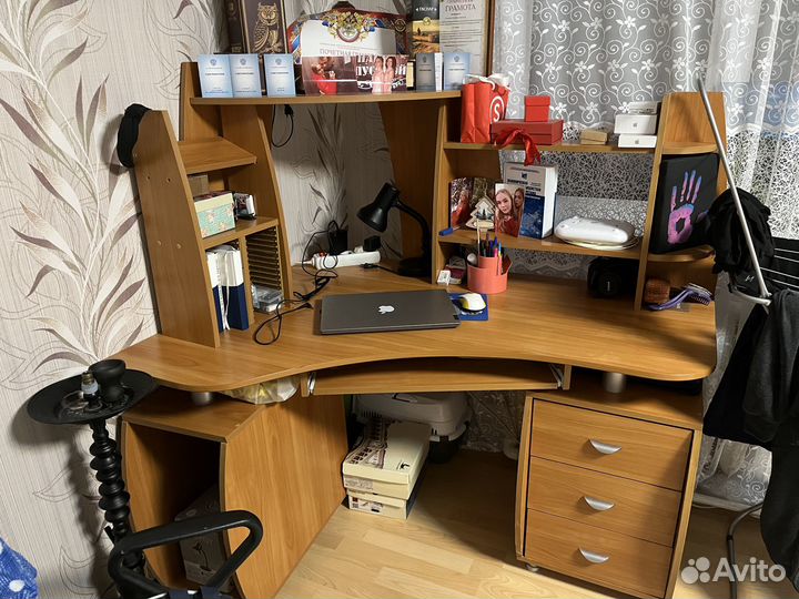 Компьютерный стол