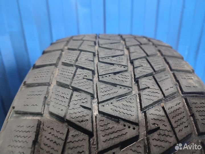 Bridgestone Blizzak DM-V1 235/60 R18