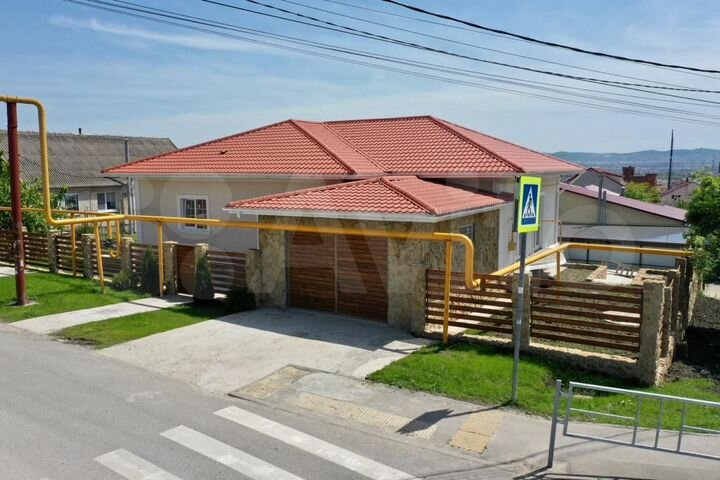 Дом 244 м² на участке 6 сот.