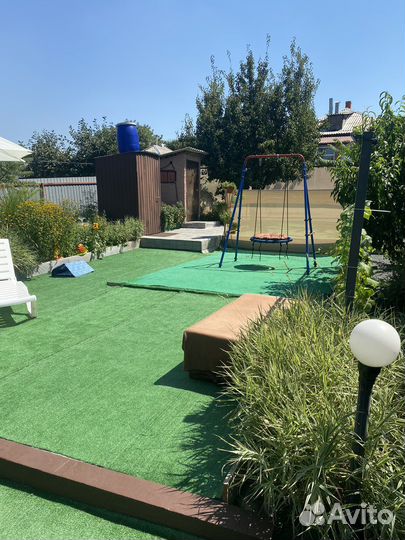 Зона отдыха с бассейном