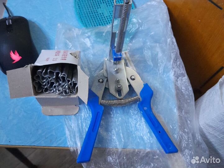 Скобообжимной для сетки,полисадников,загона,клеток