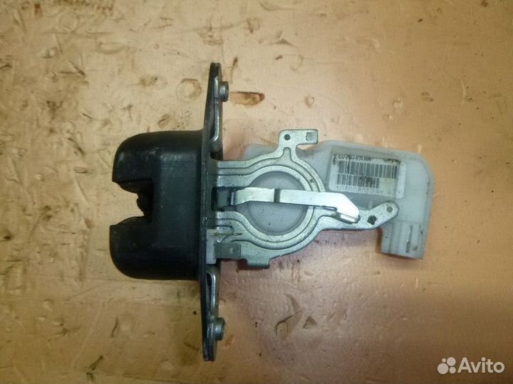 Замок багажника honda CR-V 2007
