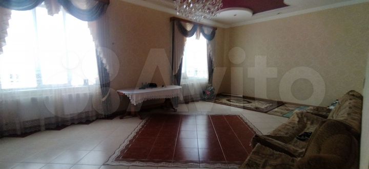 Дом 196,8 м² на участке 6 сот.