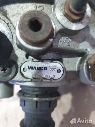 Кран осушителя Mercedes-Benz