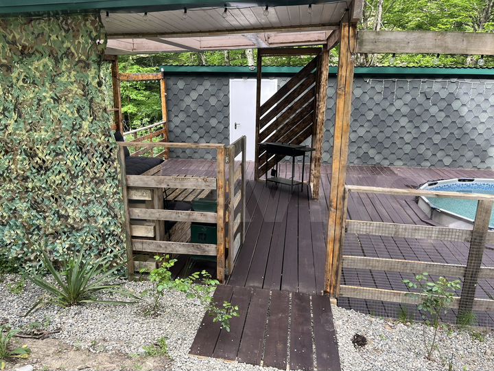 Дом 65 м² на участке 4 сот.