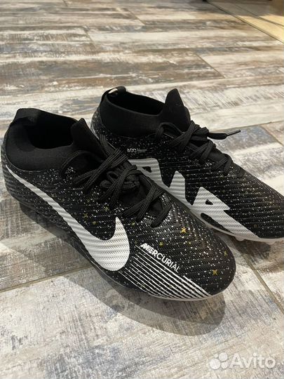 Футбольные бутсы nike