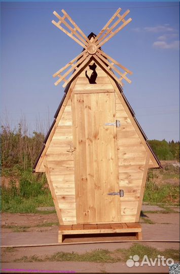 Уличный туалет деревянный