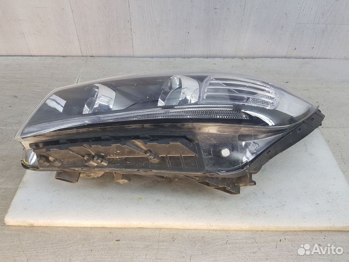 Фара левая Kia Sorento