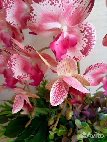 Цветы искусственные орхидеи в кашпо