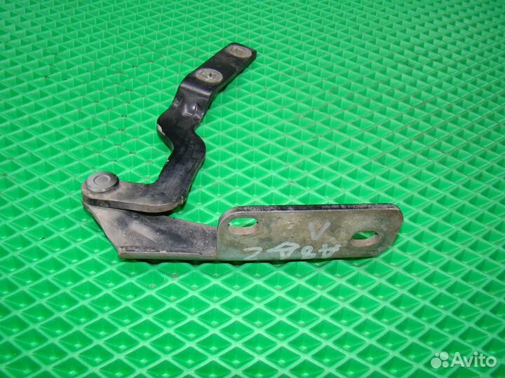 Петля капота левая audi a8 d2 ауди а8 д2