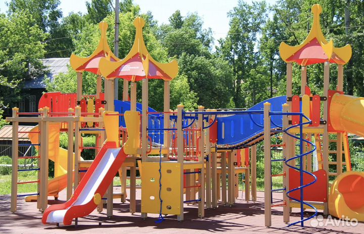 Игровые и спортивные уличные комплексы