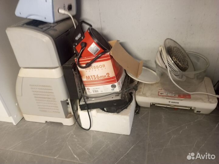 4 принтера, разных моделей(подробности расскажу)