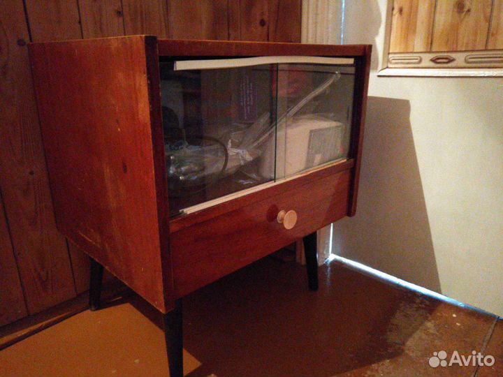 Тумба под телевизор или прикроватная