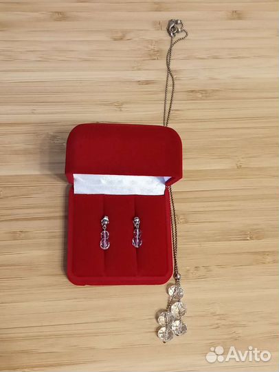 Свадебные серьги и цепочка с кулоном