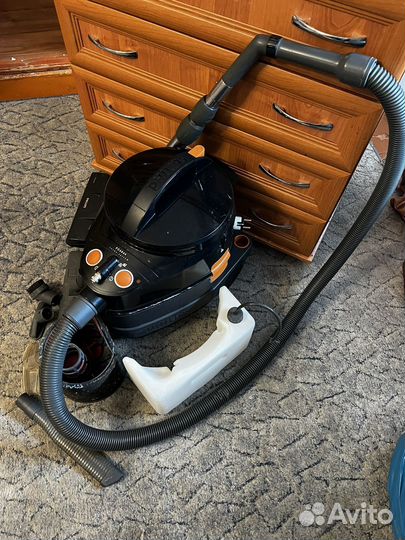 Моющий пылесос Philips