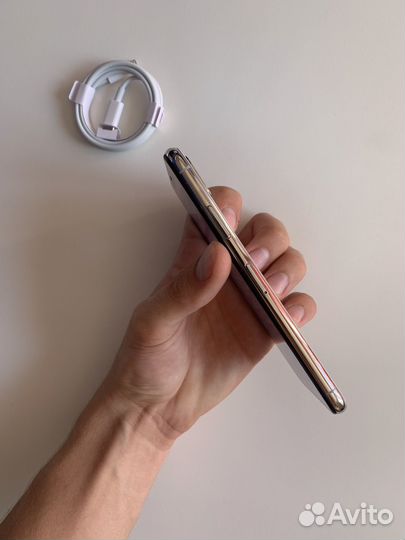 iPhone 10 64gb отличный(акб-100)
