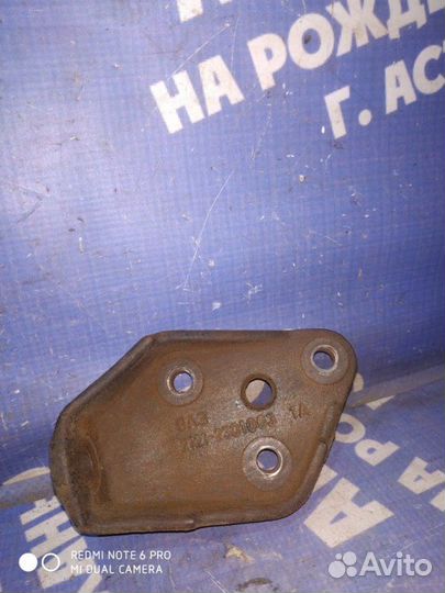 Кронштейн Ваз Нива 21213 универсал 21213 2001