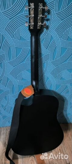 Акустическая гитара