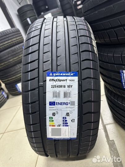 Triangle EffeXSport TH202 225/45 R18 95Y