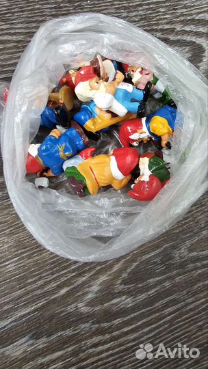 Игрушки из киндер сюрпризов