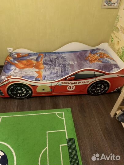 Детская кровать машинка