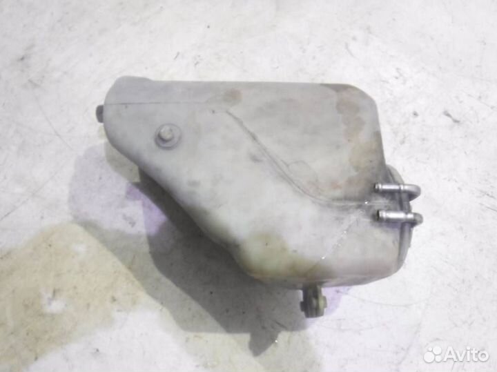 Бачок омывателя Мерседес