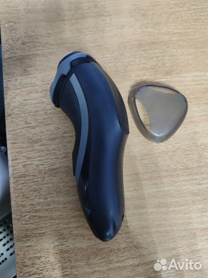 Электробритва Philips PT727