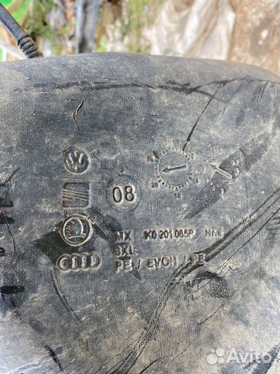 Топливный бак Volkswagen Jetta 5