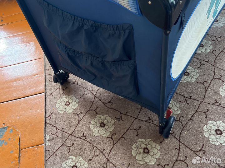 Складной манеж на колесах с матрасом 60/120