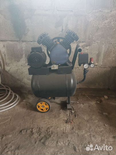 Воздушный компрессор