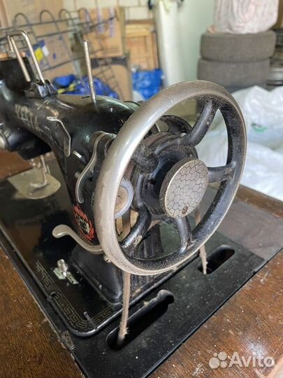 Швейная машина vesta