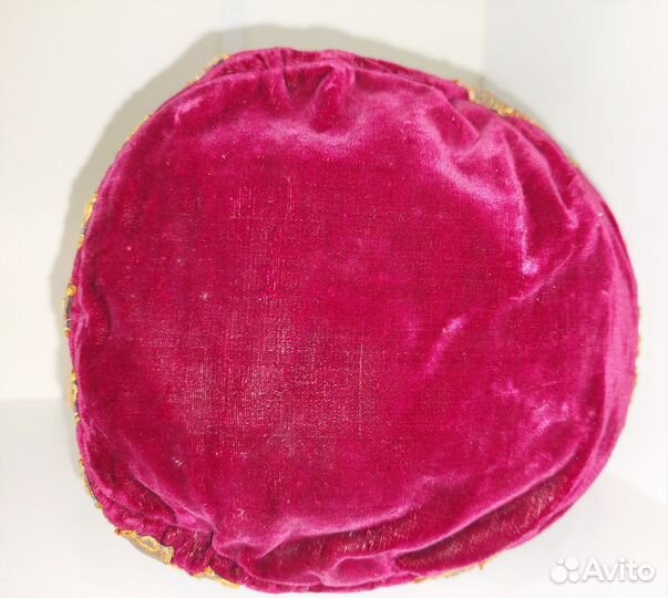 Старинный женский головной убор кокошник