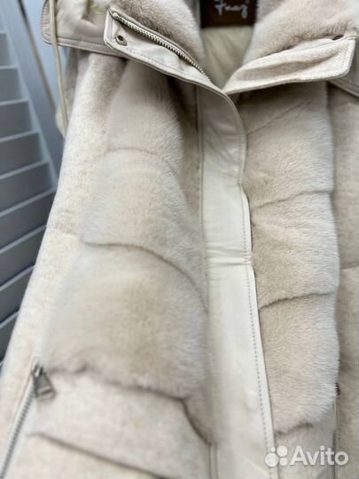 Кашемировый пуховик с норкой