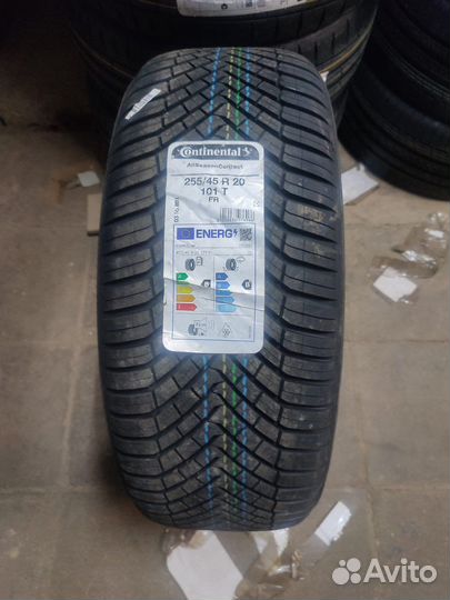 Continental AllSeasonContact 255/45 R20 101T