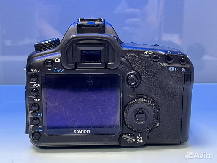 Зеркальный фотоаппарат Canon EOS 5D Mark II