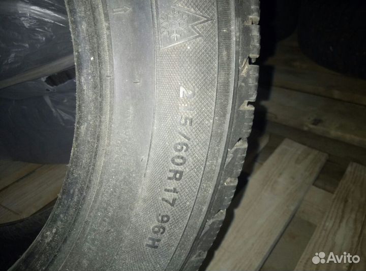 Kumho I'Zen RV Asymmetric 215/60 R17