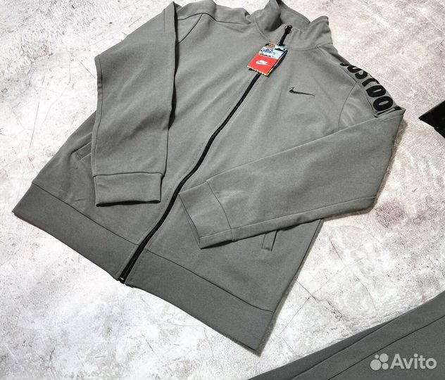 Спортивные костюмы Nike